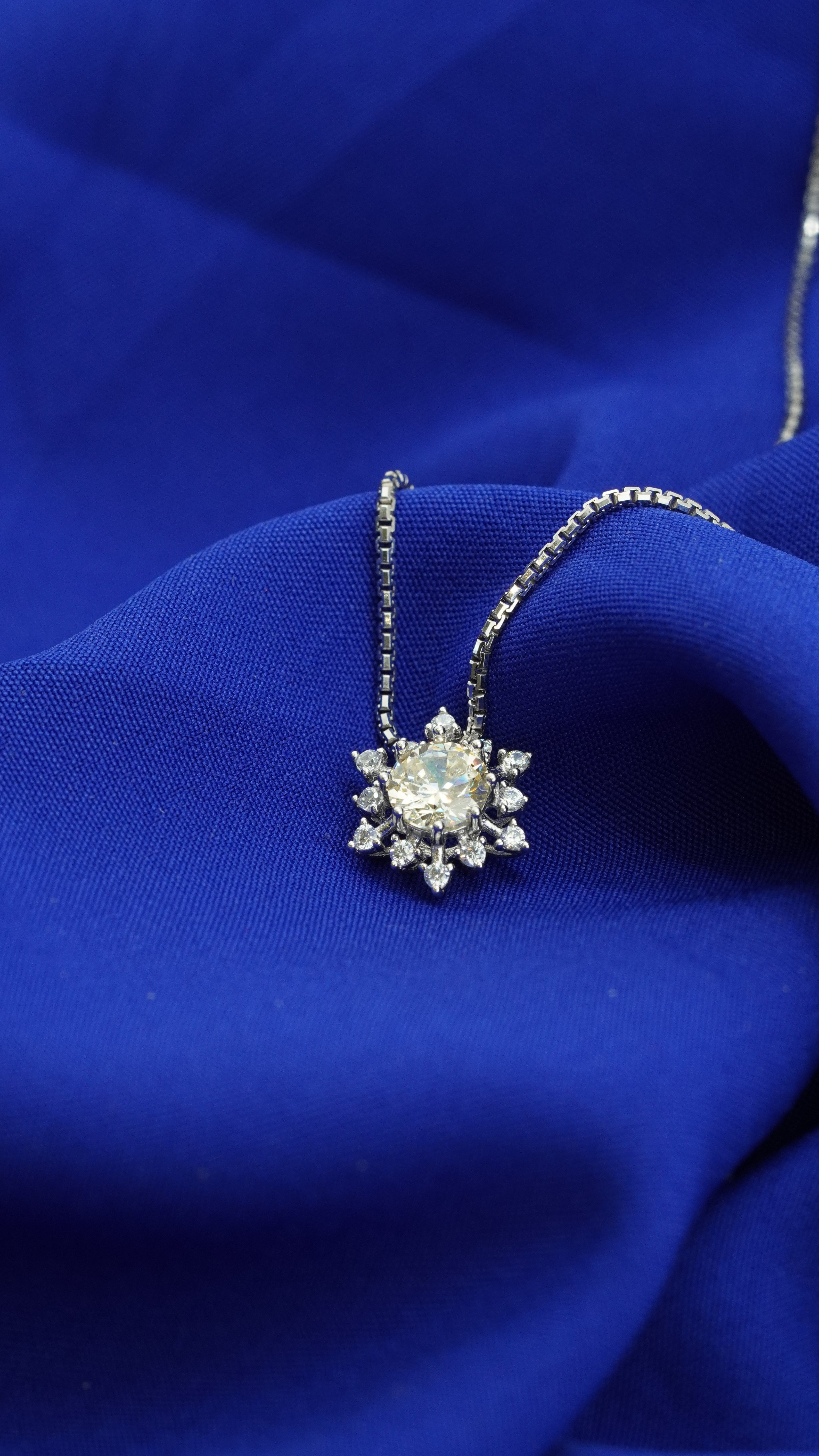 Silver Snowflower Necklace