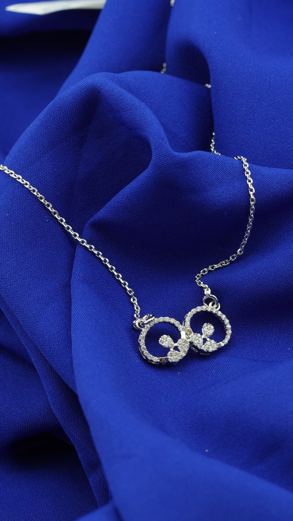Luxe Twin Circle Charm pendant