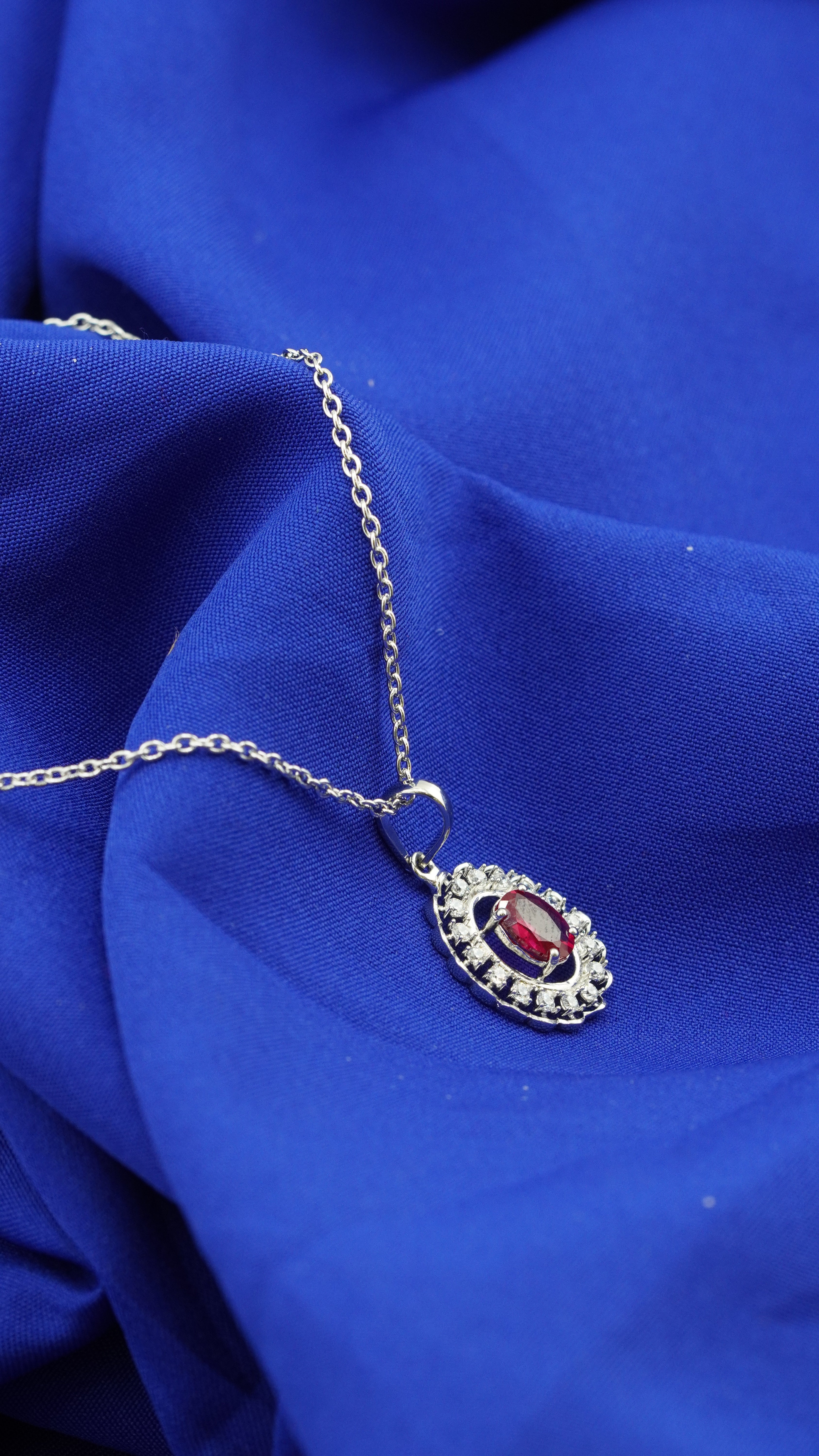 Queen Gem Pendant