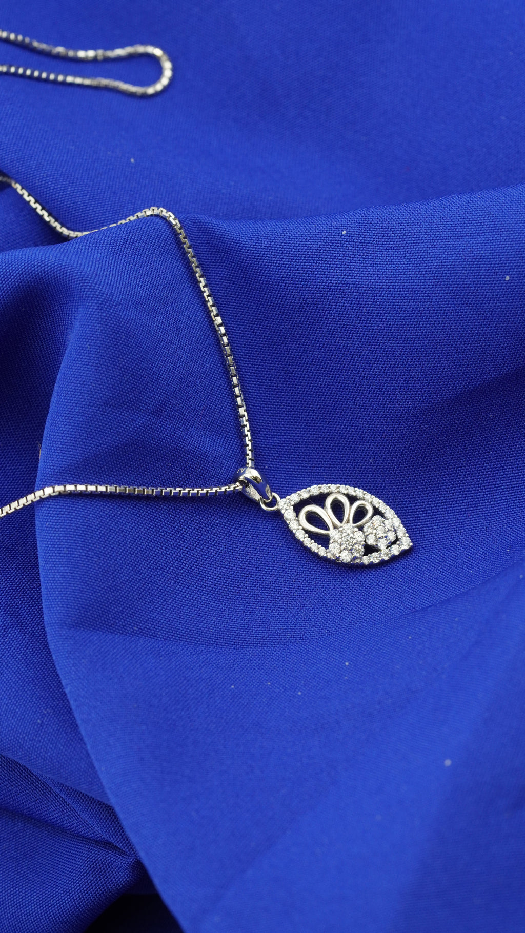Moonleaf Pendant