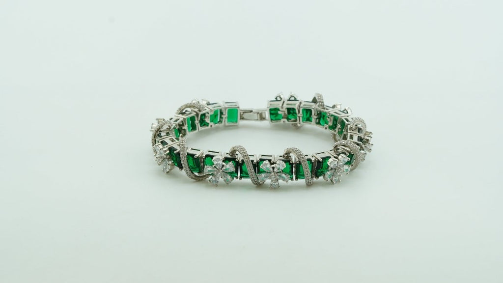 Emerald Flower Bracelet - D KHUSHALBHAI JEWELLERS