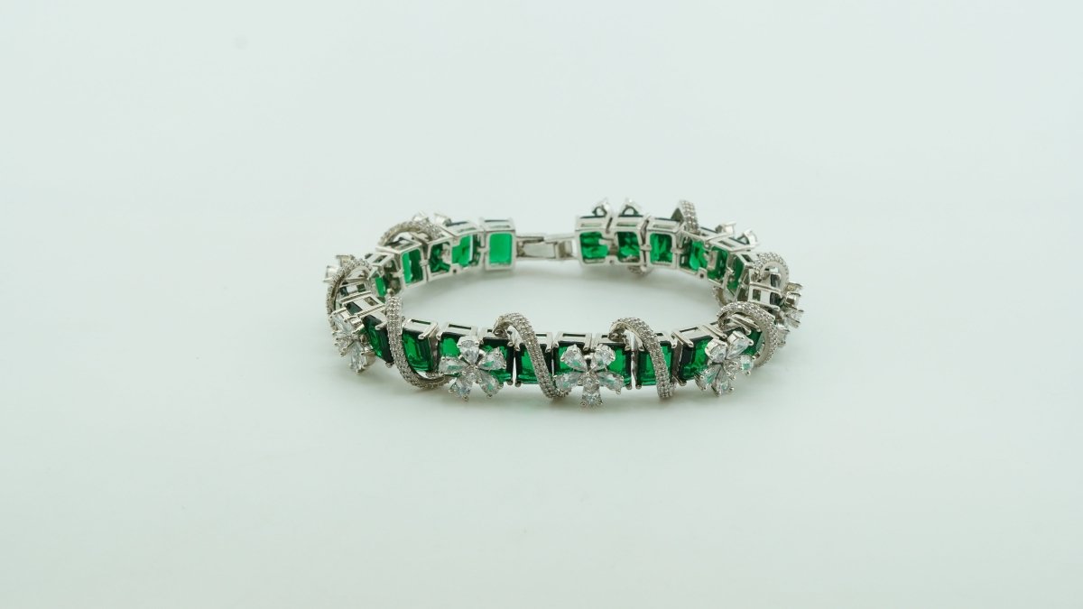Emerald Flower Bracelet - D KHUSHALBHAI JEWELLERS