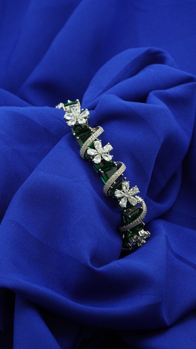 Emerald Flower Bracelet - D KHUSHALBHAI JEWELLERS
