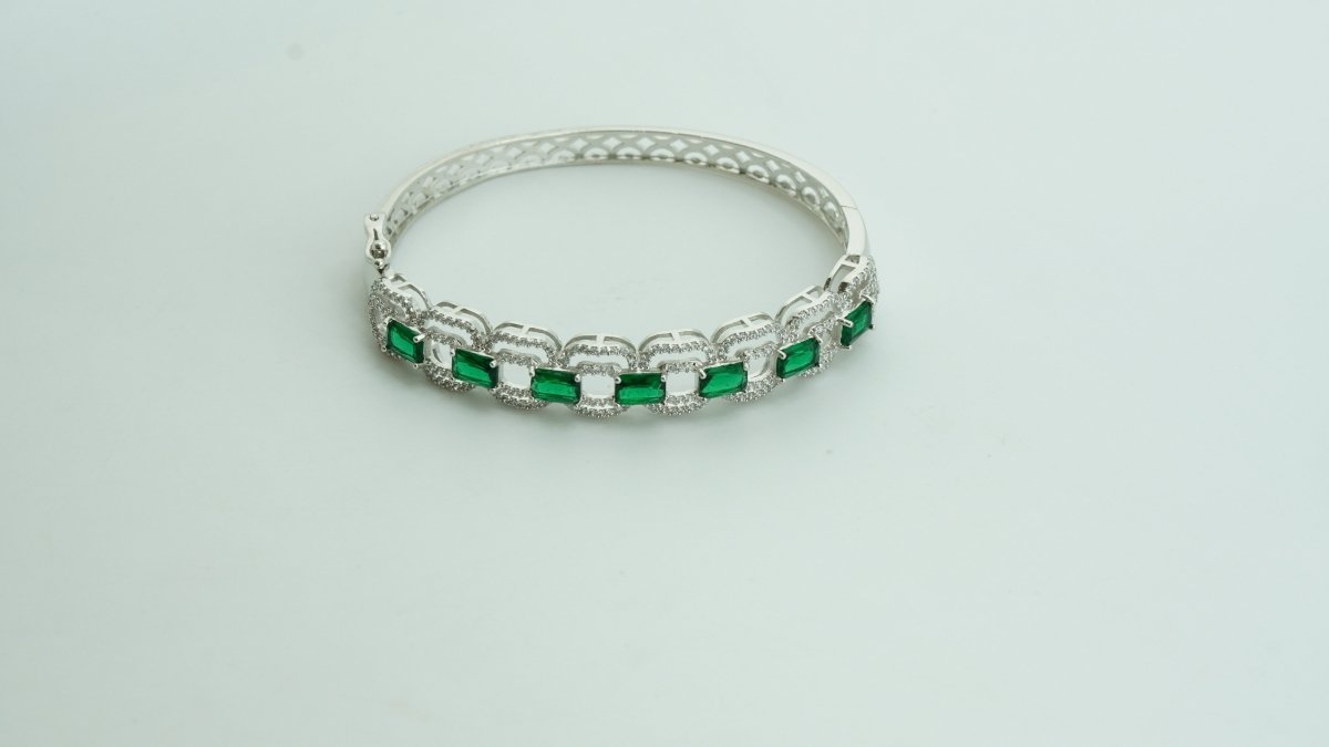 Green Majesty bracelet - D KHUSHALBHAI JEWELLERS