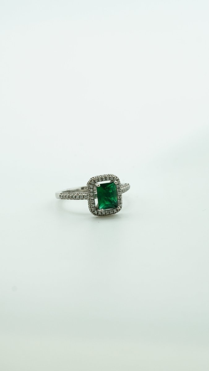 Green Majesty Ring - D KHUSHALBHAI JEWELLERS
