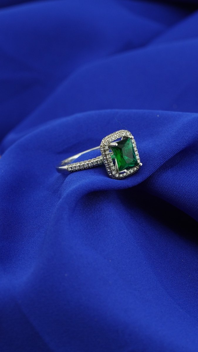 Green Majesty Ring - D KHUSHALBHAI JEWELLERS