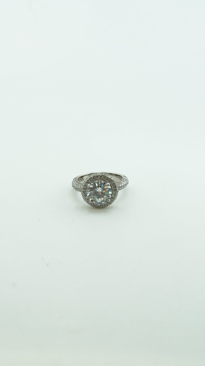 Halo Queen Ring - D KHUSHALBHAI JEWELLERS