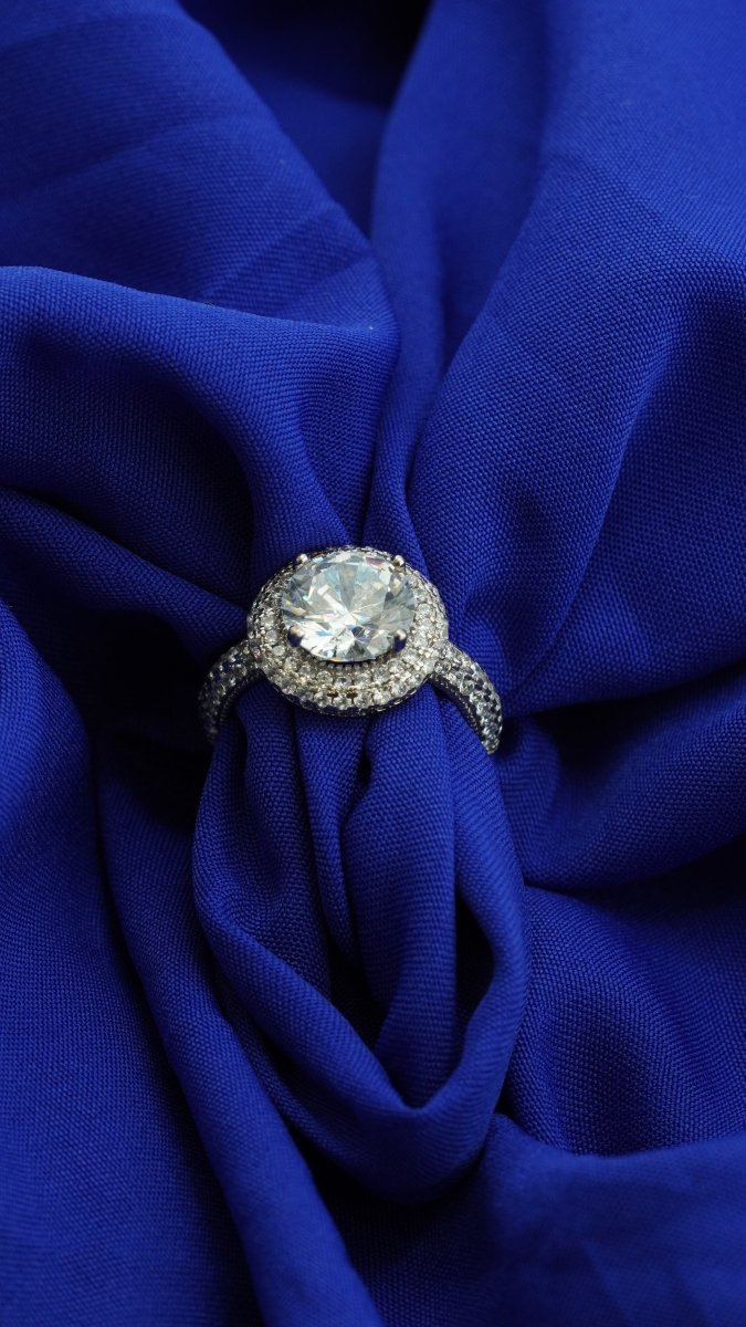 Halo Queen Ring - D KHUSHALBHAI JEWELLERS