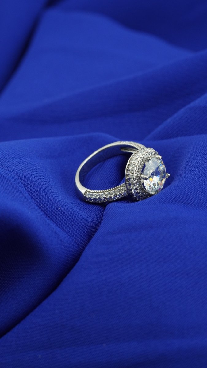 Halo Queen Ring - D KHUSHALBHAI JEWELLERS