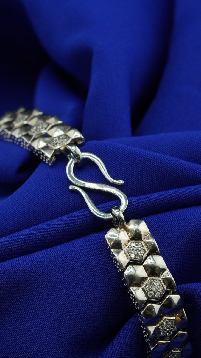 Royal Hive Bracelet - D KHUSHALBHAI JEWELLERS