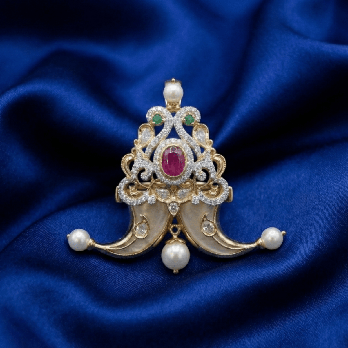 The Rajnidhi Crescent Pendant - D KHUSHALBHAI JEWELLERS