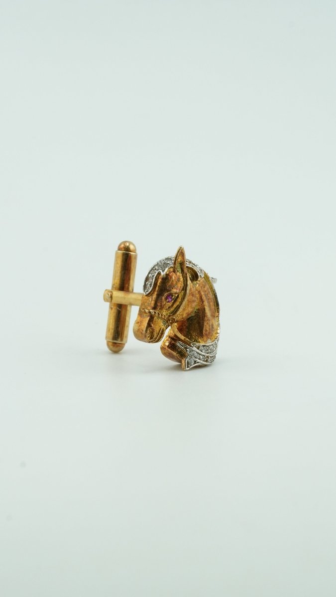 Victory Horse Brooch - D KHUSHALBHAI JEWELLERS